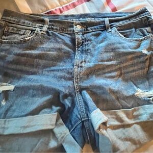 Old Navy slightly used ladies size 14 midrise boyfriend Jean shorts